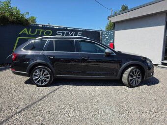 Škoda Octavia Combi 2.0 TDI 184k Scout DSG 4x4 - 11