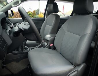 TOYOTA HILUX 2.5 D-4D 4x4 2014 - 173tis km- LED, ŤAŽNE, STK - 11