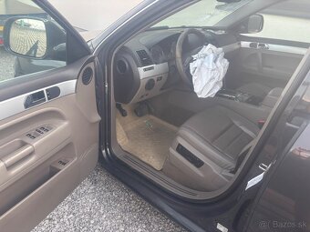 Volkswagen Touareg - 11