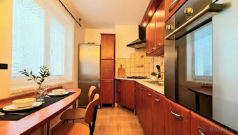 Krásny 3-izbový byt s balkónom, zariadený,komp.rekonštrukcia - 11