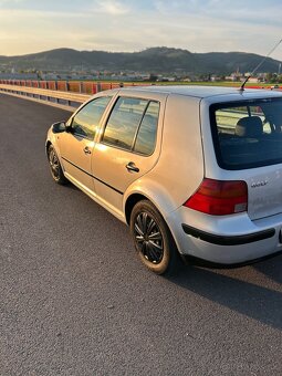 Volkswagen Golf 1.9 SDI 50 kW - 11