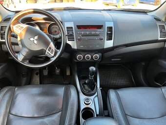 Mitsubishi OUTLANDER 2.2 - 11