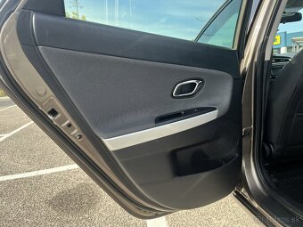 Kia Ceed SW 1.6 GDI AT 141tis.km - 11