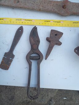 Pánty.zamok.gule.kleste.nakovka - 11