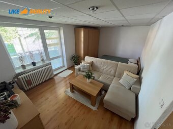 Na predaj veľkometrážny 2-izbový byt v centre Bánoviec nad B - 11