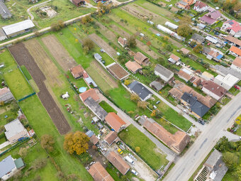 Na predaj rodinný dom so slnečným pozemkom-Veľké Chlievany - 11