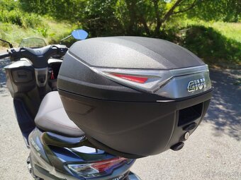Suzuki burgman 125 - iba 2.100 km - 11