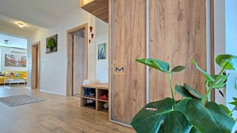 2 IZBOVÝ BYT POD PUSTÝM HRADOM, 64M2 S PARKOVACÍM MIESTOM, Z - 11