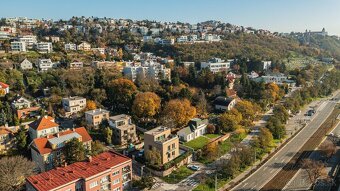 Je to bývanie v centre, či vila v prírodnom prostredí Bôriku - 11