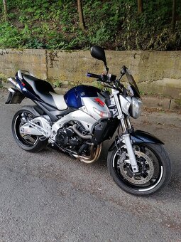 Suzuki gsr 600 - 11