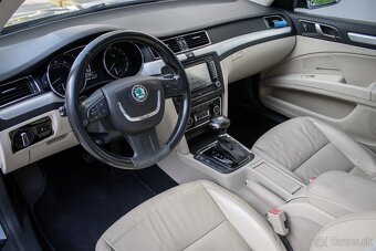 Škoda Superb Combi 3.6 FSI 4X4 Elegance - 11
