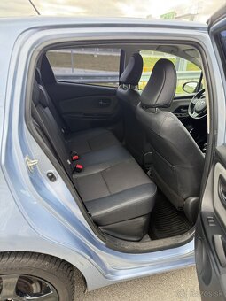 Toyota Yaris 1.5 Hybrid E-CVT - 11