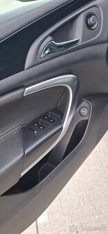 Opel Insignia 2,0 CDTi 96KW SPORTS TOURER - 11