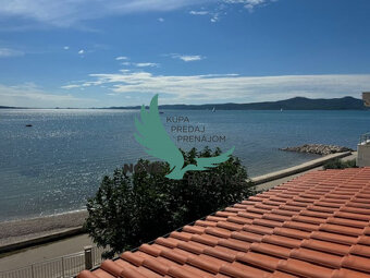 Chorvatsko na predaj: Jedinečný apartmán v Sukošane – Prvý r - 11