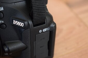 Nikon D5600 - wifi BT - dotyk. displej AF VR objektiv 18-105 - 11