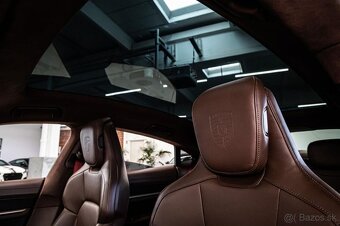 Porsche Taycan - 11