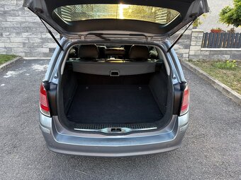 Opel Astra Combi - 11