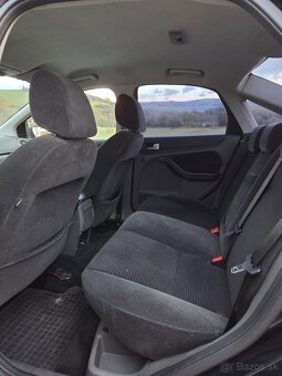 Ford Focus 1.6 benzín - 11