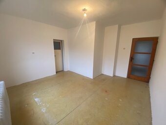 Dom v tichom prostedí pod horou Predaj-Výmena-Nájom - 11