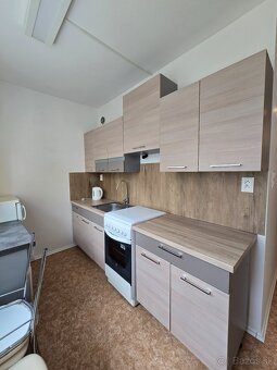 Ponúkam na prenájom 1. izbový byt s balkónom na sídlisku Záp - 11