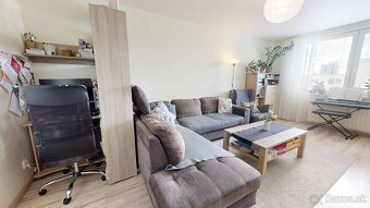 NOVÁ CENAPonúkame na predaj priestranný 3-izbový byt s log - 11