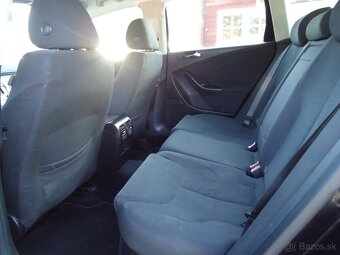 Volkswagen Passat Variant 2.0 TDI Comfortline DPF - 11