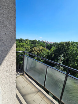 >>> top lokalita - 3i byt - Ružinov - balkón - zateplený dom - 11