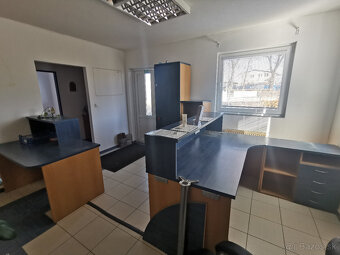 Prenajom plochy 701m2 aj viac s kancelarskym priestorom. - 11