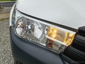 Toyota Hilux DC 2.4 I D-4D Active Rezervované - 11