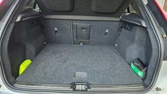 Volvo XC40 D4 R-Design AWD A/T 190 PS harman/kardon - 11