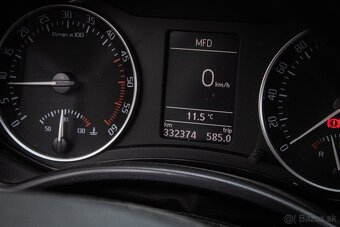 Škoda Octavia Combi 2.0 TDI Elegance, Po servise, nelakované - 11