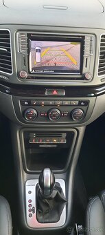 Volkswagen Sharan 2.0 TDI 4MOTION DSG - 11