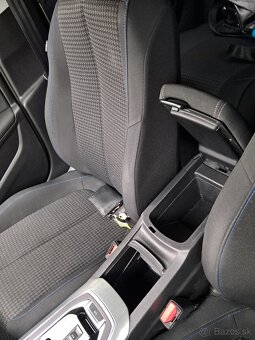 Peugeot 308 SW 1.2 PureTech S&S Style E6.2 EAT8 - 11