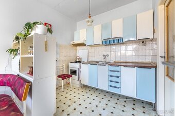PREDAJ: 3IZBOVÝ BYT V TRNAVE - COBURGOVA - 11