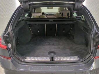 BMW 330i G21 - 11