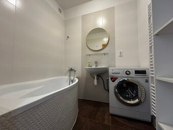 Krásny  2.izbový byt  74 m2  po rekonštrukcii - 11