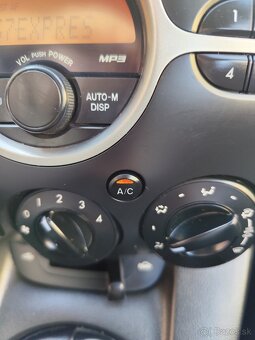 Mazda 2    1.3 benzín - 11