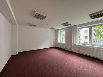 Prenájom kancelárskych priestorov v OD Prior v širšom centre - 11