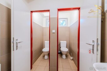 Na predaj ubytovací objekt v obci Koškovce – 26 izieb, parko - 11