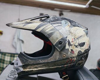 Použité prilby - 11