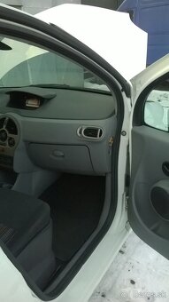 Renault Modus - 11