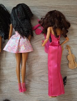 Nová bábika Barbie Extra, Color Reveal, černoška - 11