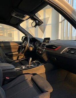 BMW rad 1 118i 2018 Sport line Shadow AT - 11