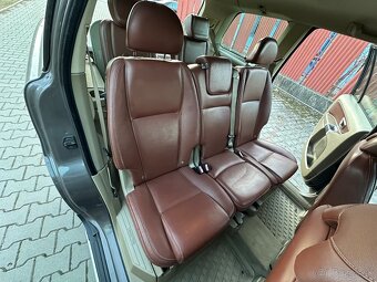 Volvo XC90 2,4 D5 AWD manuál - 11