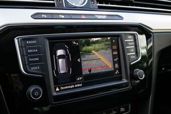 Volkswagen Passat Variant - 11