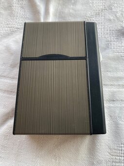 Puzdro na cigarety so zapalovačom - 11