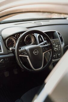 Opel Astra J Sports Tourer 2.0 CDTi - 11