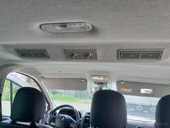 Renault Trafic minibus - 11