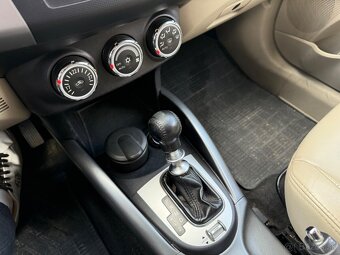 Peugeot 4007 2.2 HDi Executive DCS - 11