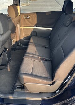 Toyota Corolla Verso - 11